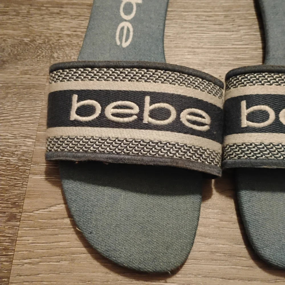 Bebe Flats 💋 - Picture 3 of 5